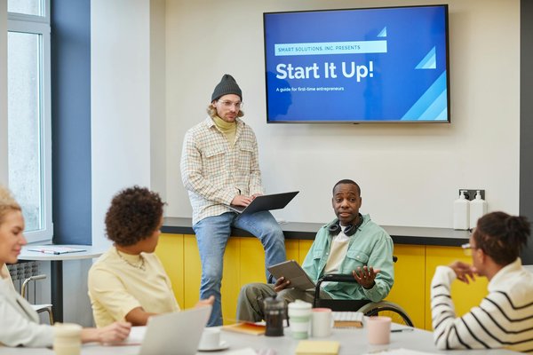 How Does Effective Leadership Influence Business Growth?